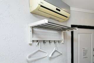 Хостел Какаду Хабаровск Жилая комната со своим санузлом и общей мини-кухней "Сhocolate" С19-119 (4-5)-14