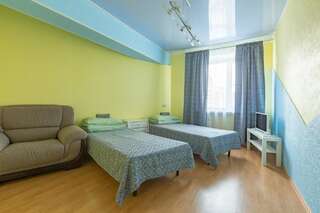 Хостел Какаду Хабаровск Двухместный номер с 1 кроватью или 2 отдельными кроватями и хорошим видом-5