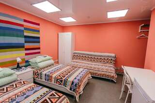 Хостел Какаду Хабаровск Номер улучшенный с 2 односпальными кроватями с мини-кухней-9