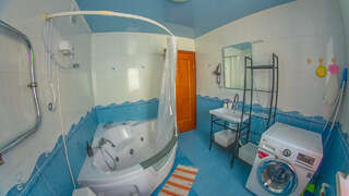 Хостел Какаду Хабаровск Жилая семейная комната с общим санузлом и кухней Ш10-1-11