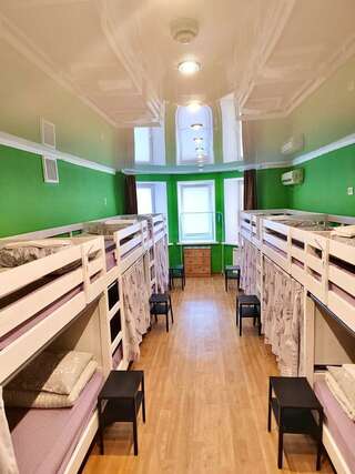 Хостел Какаду Хабаровск Кровать в общем мужском номере-1