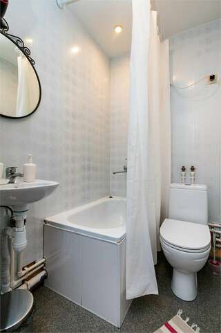 Хостел Какаду Хабаровск Жилая комната со своим санузлом и общей мини-кухней "Сhocolate" С19-119 (4-5)-13