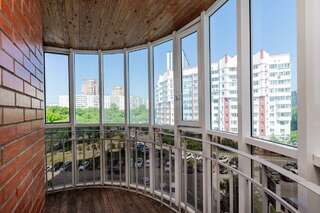 Хостел Какаду Хабаровск 2-комнатные апартаменты стандарт с 2 односпальными и 1 двуспальной кроватью-16