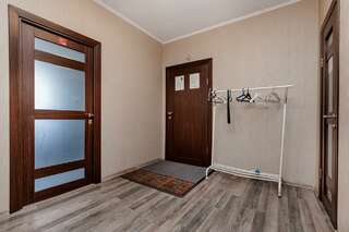 Хостел Какаду Хабаровск 2-комнатные апартаменты стандарт с 2 односпальными и 1 двуспальной кроватью-10