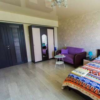 Хостел Какаду Хабаровск 2-местный стандарт с балконом (общий с/у)-7