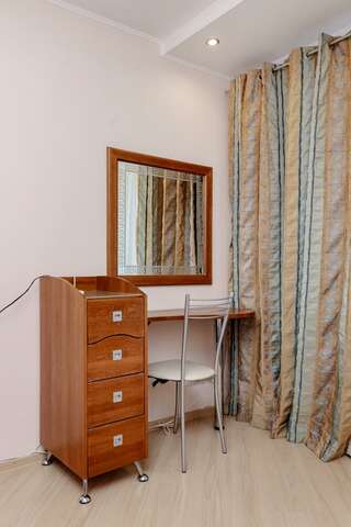 Хостел Какаду Хабаровск Номер комфорт улучшенный-3