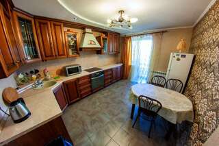 Хостел Какаду Хабаровск Номер эконом семейный с 2 односпальными кроватями (удобства на этаже)-12