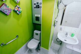 Хостел Какаду Хабаровск Кровать в общем мужском номере-13