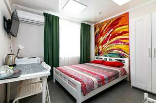 Хостел Какаду Хабаровск Жилая комната со своим санузлом и общей мини-кухней "Сhocolate" С19-119 (4-5)-1